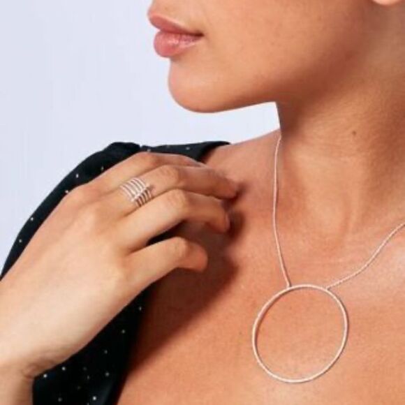 NEW stella & dot ~ essential hammered hoop pendant silver - Picture 1 of 4
